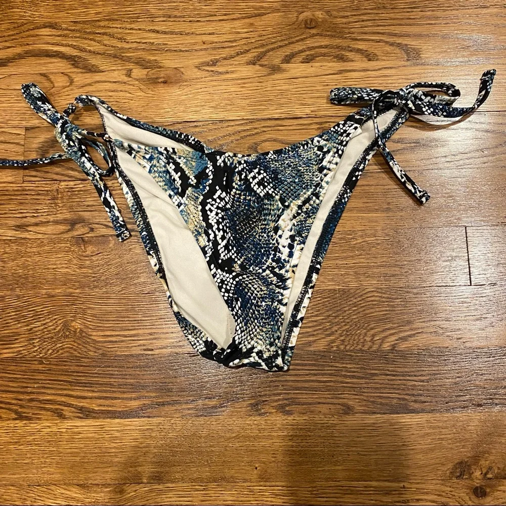Snakeskin Bikini Set - Picture 9 of 9